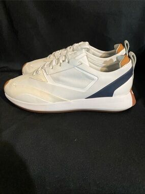 Wolf and shepherd  men’s size 10.5 in great condition